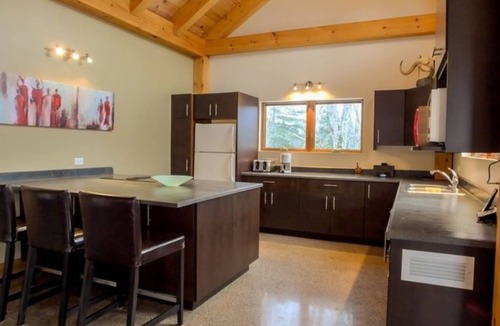 Stoneham-et-Tewkesbury Ski Chalet | LOOKING FOR A SINGLE TENANT FOR 4 WEEKS, FROM JULY 11 TO AUGUST 10, 2026.