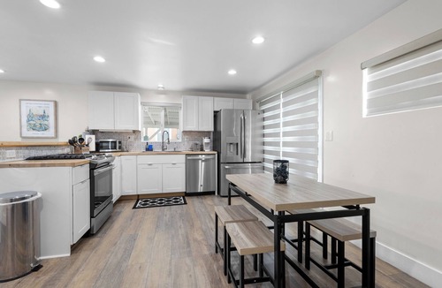 National City House | Looking for a cozy private house?