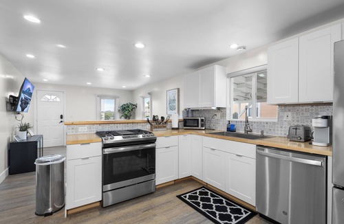 National City House | Looking for a cozy private house?
