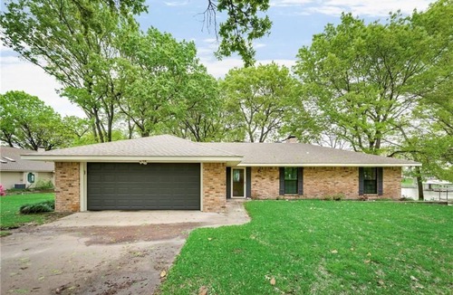StarCrest Estates House | Looking for a QUIET lakeside getaway?