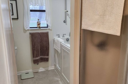 Harper House | Looking for the perfect place to view the Eclipse? Here's the pet friendly place