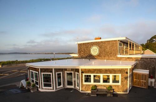 Lincoln City Hotel | Looking Glass Inn