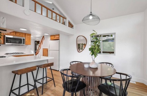 Dunsmuir Cabin | Lookout Cabin (Hot Tub)