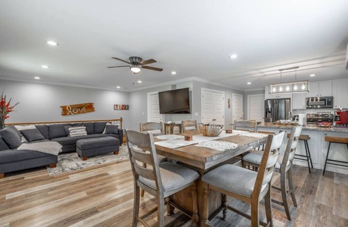 Lookout Mountain Villa | Lookout Escape | Hot Tub + Spacious Mtn Retreat