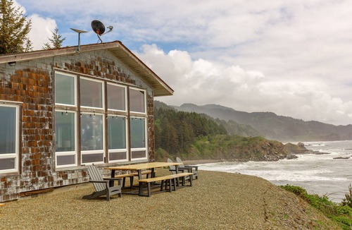 Brookings House | Lookout House - Romantic Luxury and Ocean Views