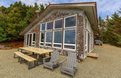 Brookings House | Lookout House - Romantic Luxury and Ocean Views