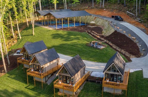 Lupton City Cabin | Lookout Mtn Pickleball Retreat | 4 Cabins + Courts