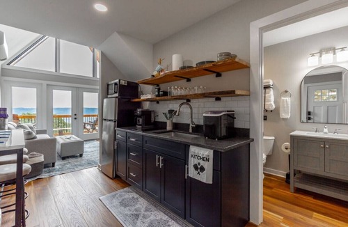 Lupton City House | Lookout Pickleball Retreat | Ace Hideaway