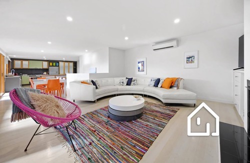 McCrae House | Lookout & Sea - Beachfront Bliss in McCrae