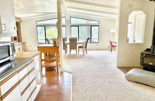 Olga House | Lookout @ SeaAcres -Beach Access