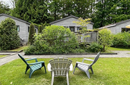 Hope Bay Cabin | Loon-Cedar Garden Cozy Cottage #4 for a relaxing retreat