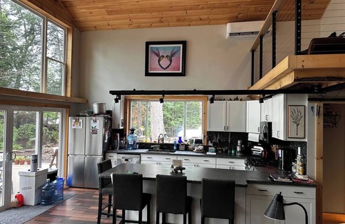 Mount Vernon House | Loon Haven