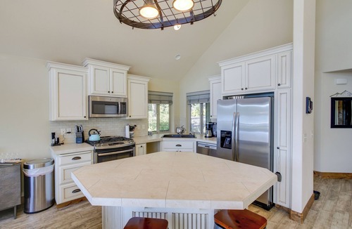 Loon Lake House | Loon Lake Waterfront Retreat: 2 Decks & Dock!