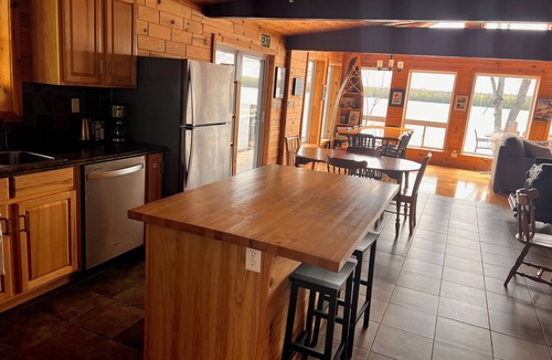 Miller Lake Cottage | Loon Lodge: Waterfront Cottage on Miller Lake – Bruce Peninsula Paradise