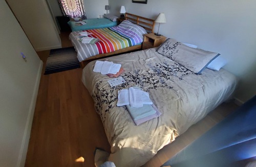 Old Town Cabin | Looney Lodge Rustic and unplugged.