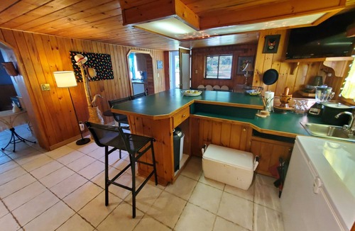 Old Town Cabin | Looney Lodge Rustic and unplugged.