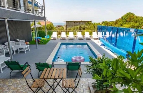 Kuchukdere House | LooRoom Guest House studio