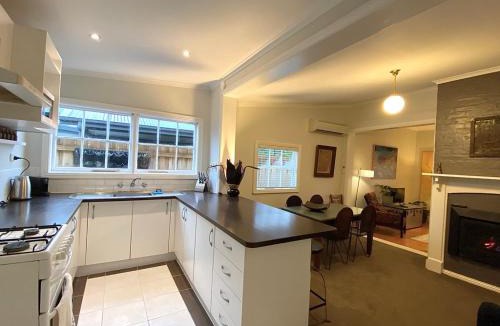 Kyneton House | Loose Leaf Cottage