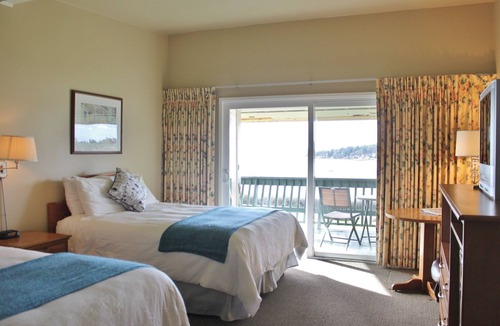 Lopez Island Hotel | Lopez Islander Resort