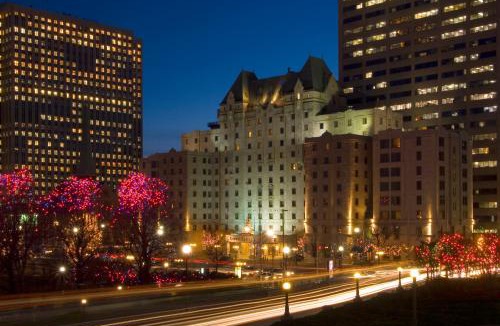 Byward Market - Parliament Hill Hotel | Lord Elgin Hotel