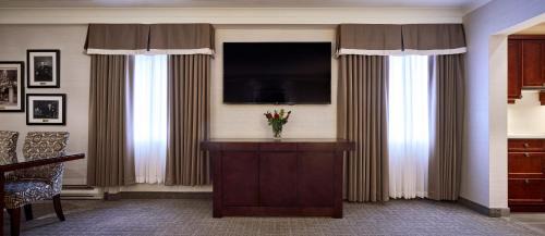 Byward Market - Parliament Hill Hotel | Lord Elgin Hotel