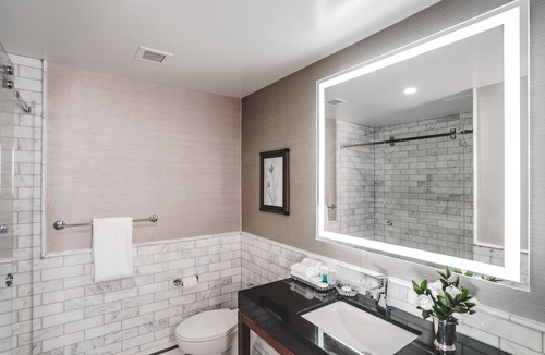 Byward Market - Parliament Hill Hotel | Lord Elgin Hotel