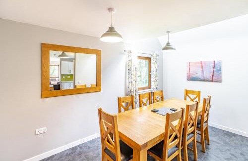 Newton Stewart Ski Chalet | Lord Galloway 31 with Hot Tub