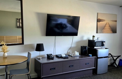 Kingston Hotel | Lord Nelson Motel