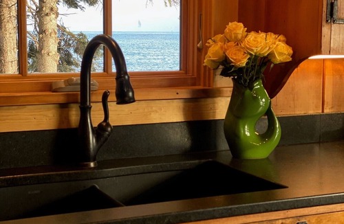 Lutsen Cabin | Lorelei of the Lake - Charming Cabin & Guest Cabin on the Shore of Lake Superior