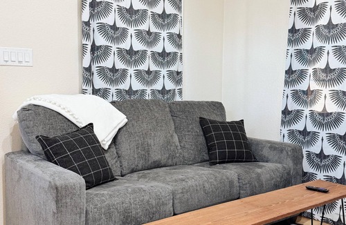 Dublin Cottage | Lori - Fully Furnished 4 Person Cottage for short or mid-term stays