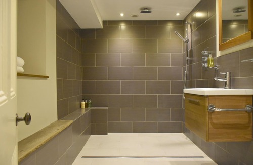 Box Bed & Breakfast | Lorne House