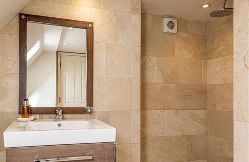 Box Bed & Breakfast | Lorne House