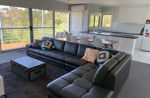 Lorne House | Lorne Summer House