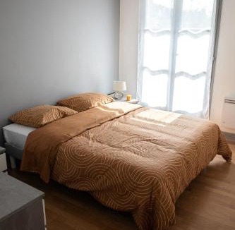 Mantes-la-Jolie Apartment | Lorraine