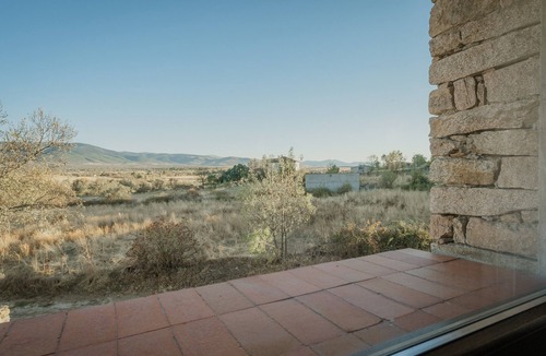 Aldeasaz Apartment | Los Acebos: Rural Retreat for Couples with Mountain Views in the Sierra de Segovia
