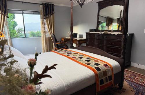 Hacienda Heights House | Los Angeles - Centrally located between Disneyland Universal Studios Beverly Hills and Downtown LA Most ideal city to stay with stunning views and heated jacuzzi