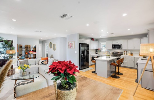 Westchester House | Los Angeles Getaway Haven