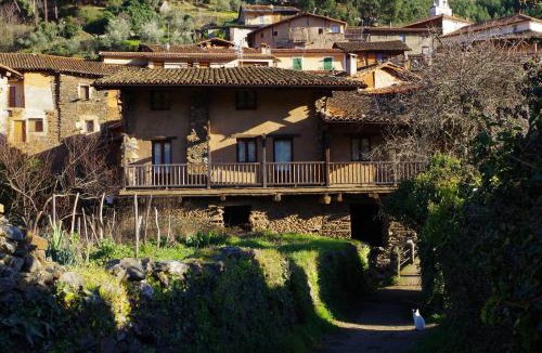 Robledillo de Gata House | Los Balcones del Río