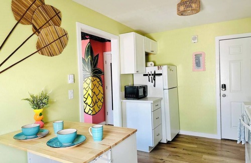 Southeast Salem Apartment | Los Dos- Talavera + Sandia