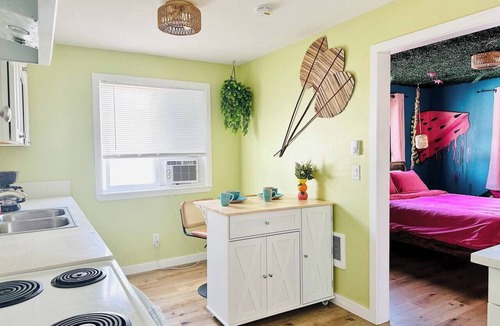 Southeast Salem Apartment | Los Dos- Talavera + Sandia