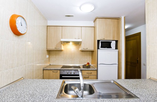 La Pineda Apartment | LOS JUNCOS 2