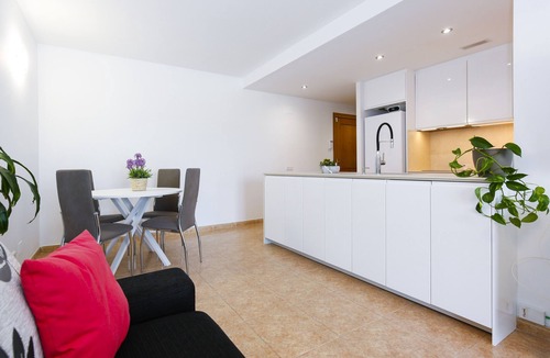 La Pineda Apartment | LOS JUNCOS HomeStay by Turismar
