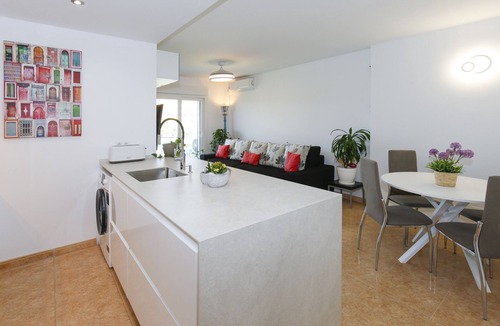 La Pineda Apartment | LOS JUNCOS HomeStay by Turismar