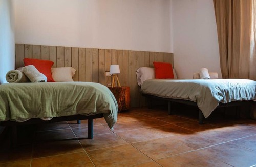 Tordera House | LOS TILOS Casa rural en el campo.