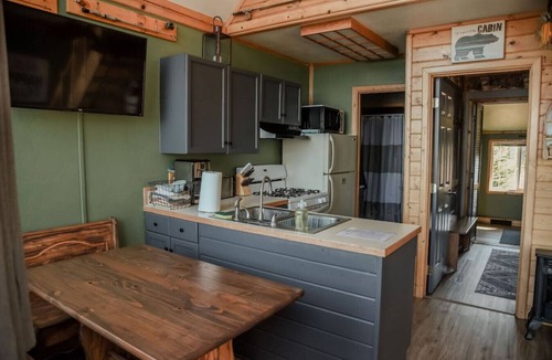 Anchor Point Cabin | Lost Anchor Cabins - Redoubt Cabin