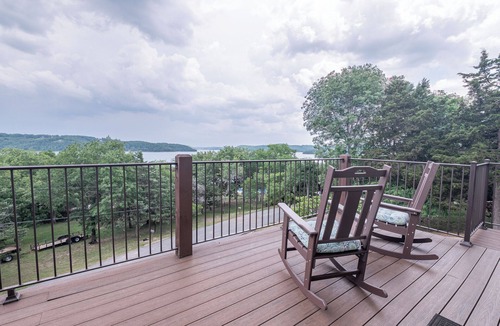Lost Bridge Village House | Lost Bridge Lodge on BEAVER LAKE! Across from POOL