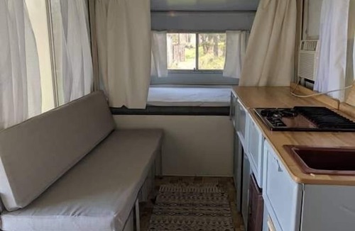 St. Clair RV Rental | Lost Hill Lake Charming Camper