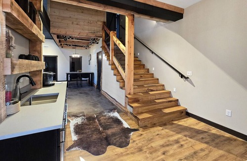 Okoboji Apartment | Lost in Boji Cottage off West Lake Okoboji
