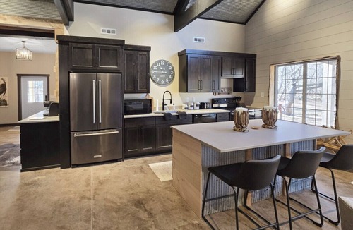 Okoboji Apartment | Lost in Boji Cottage off West Lake Okoboji