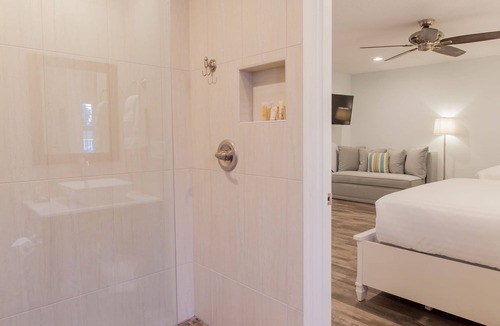 Crescent Beach Hotel | Lost Inn Paradise